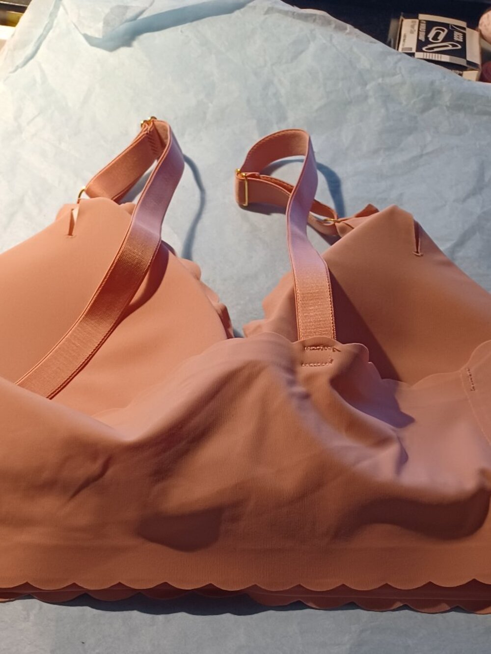 An ORANGY NUDE COLOR Wireless Scalloped Cami Bra - 1XL - Picture 2 of 3